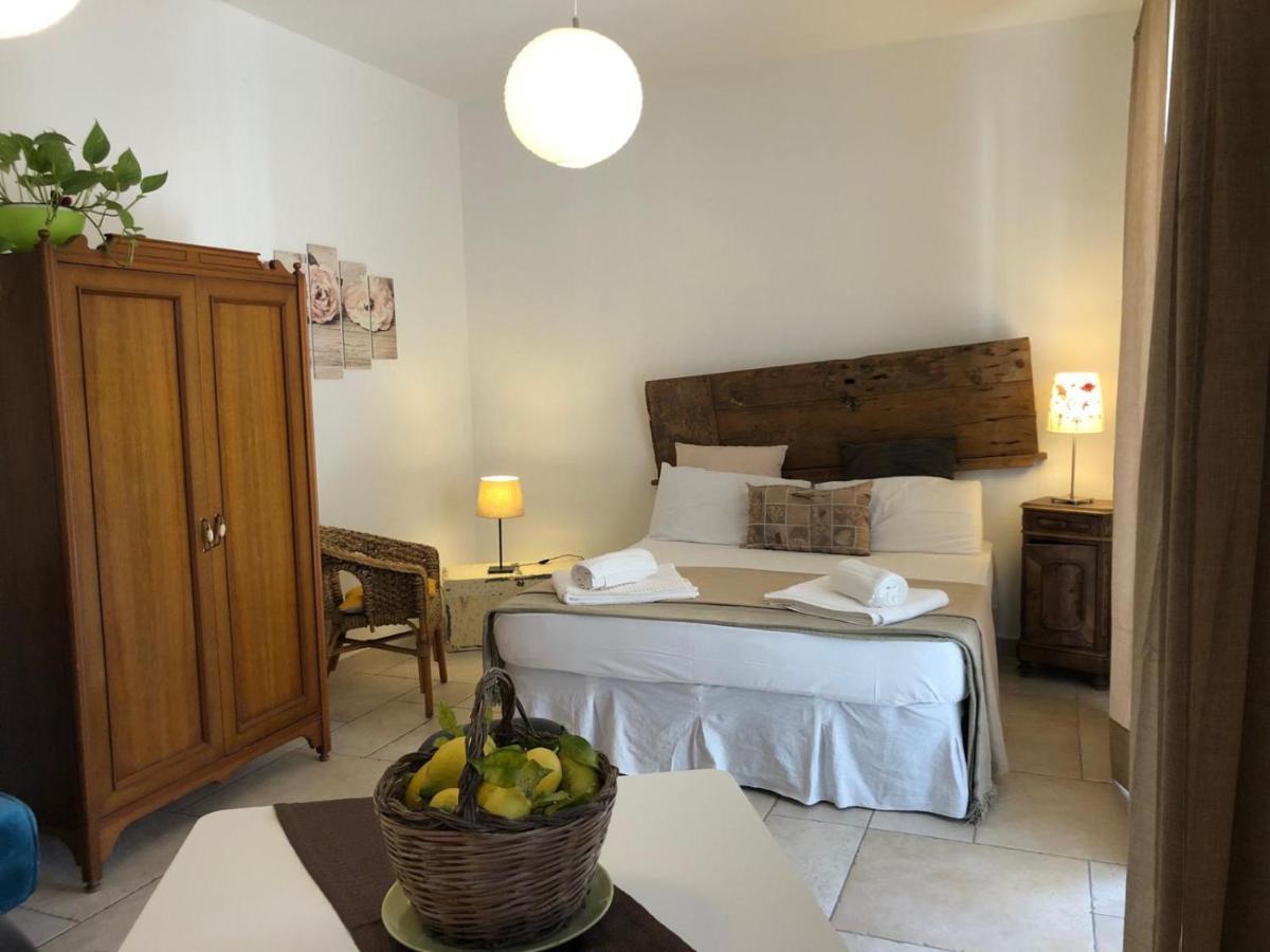 Odegos Mono & Trilo Bed and Breakfast Torre dell'Orso Eksteriør billede