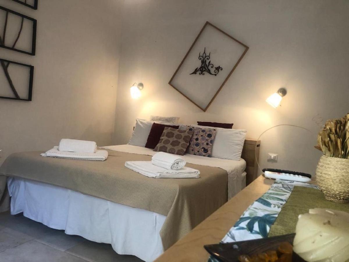Odegos Mono & Trilo Bed and Breakfast Torre dell'Orso Eksteriør billede